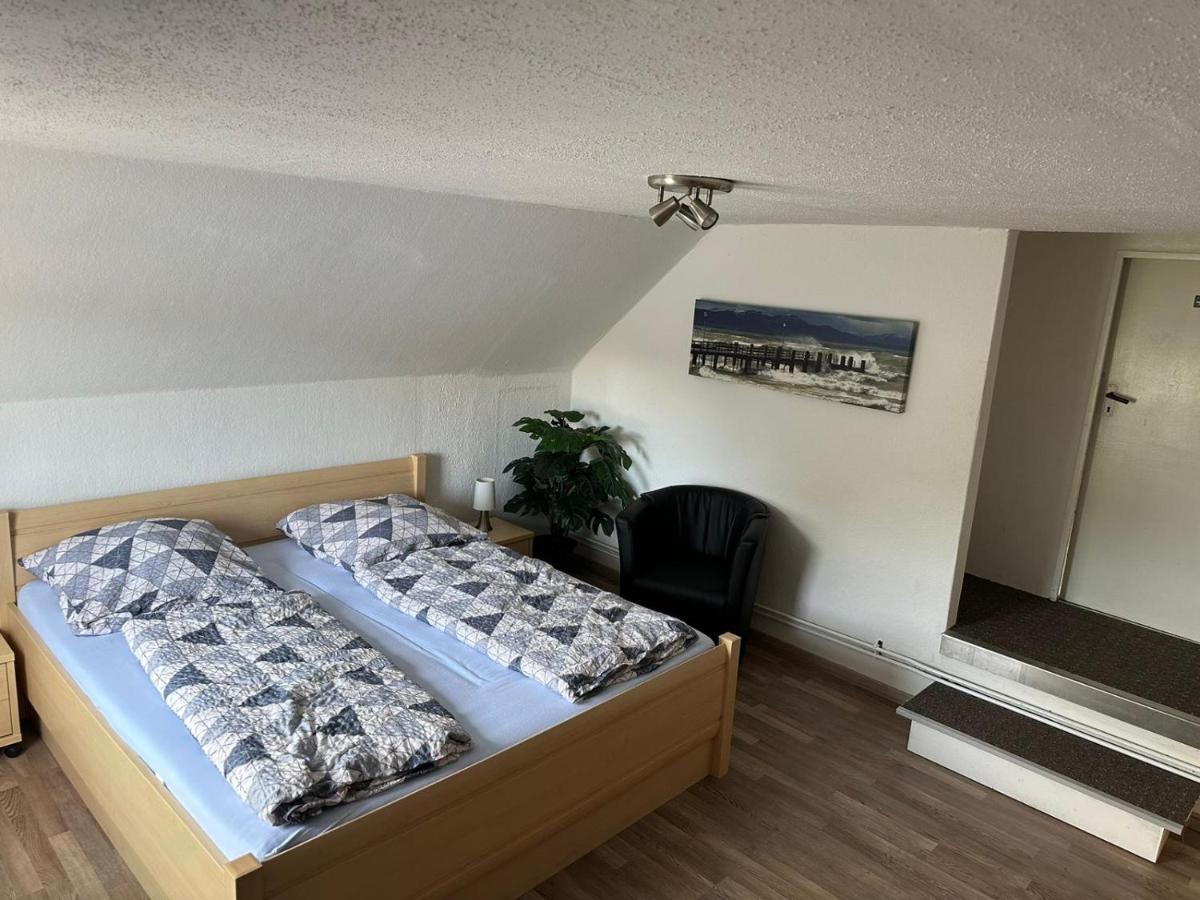 Zentrale Doppelbettzimmer Nordenham Exterior foto
